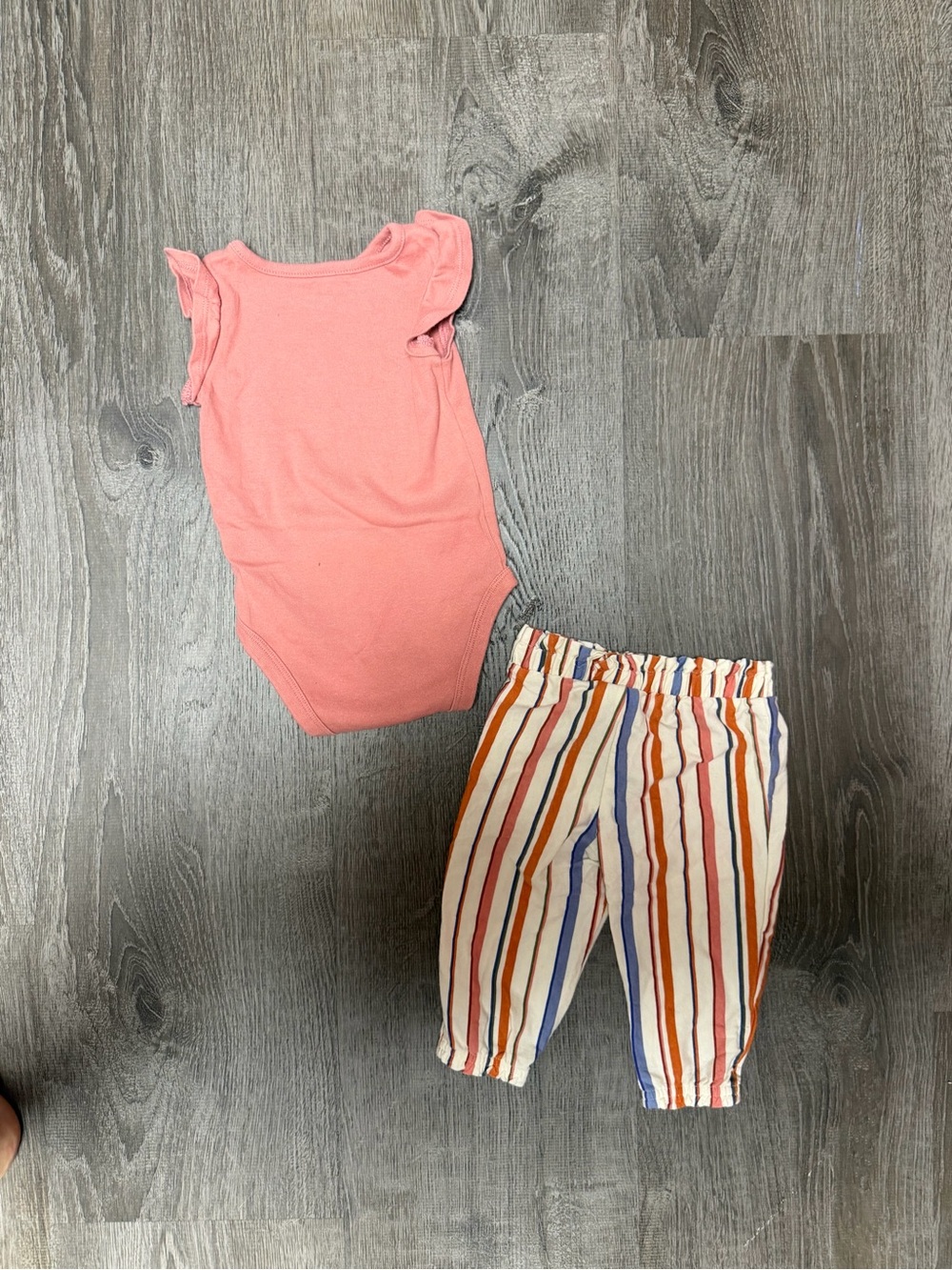 Carter's Pink Ruffle Sleeve Top with Multi-Stripe Shorts - Picture 7 of 7